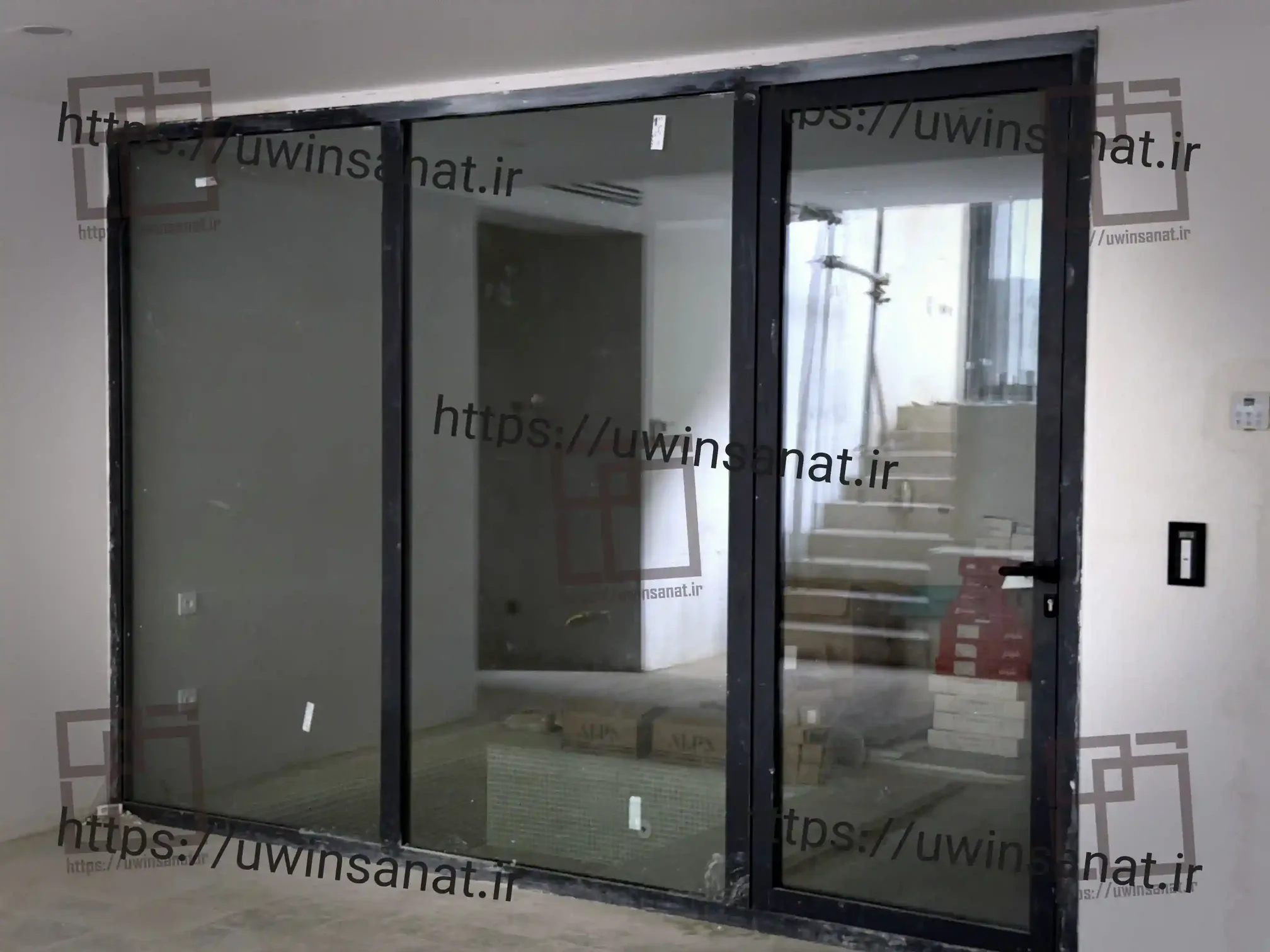 اجرای شیشه های نمای کرتین وال در ویلای لادن